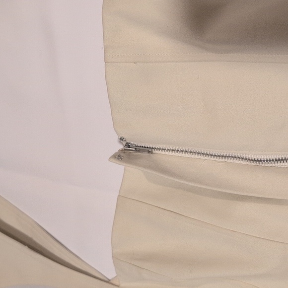 L'Academie Cream Sleeveless Dress - Picture 13 of 13